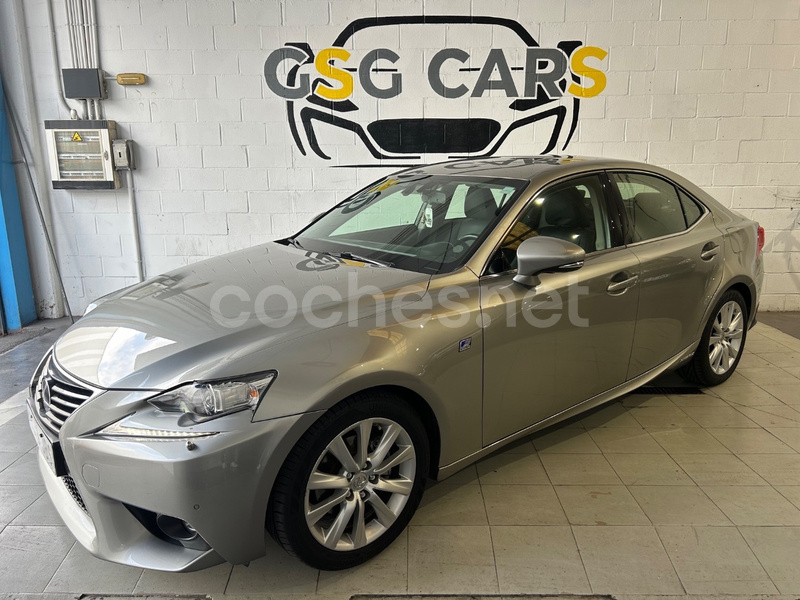 LEXUS IS 300h F Sport Navibox