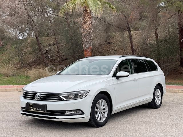 VOLKSWAGEN Passat Variant Business 1.6 TDI DSG