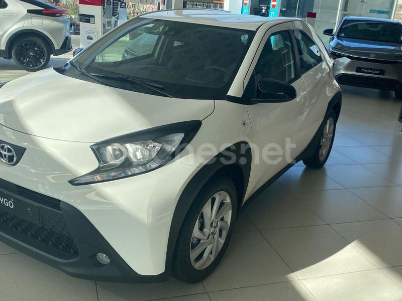 TOYOTA Aygo X Cross 1.0 VVTI Play