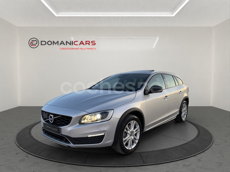 VOLVO V60 Cross Country 2.0 D4 Momentum Auto