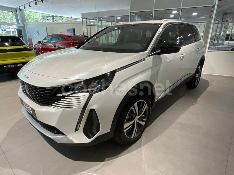 PEUGEOT 5008 Hybrid 1.2 Allure Pack eDCS6