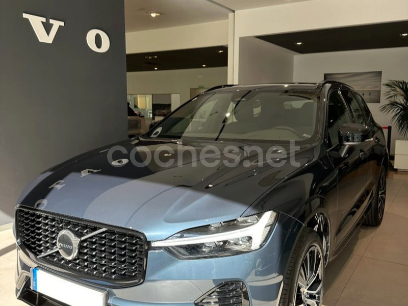 VOLVO XC60 2.0 B4 D AWD Plus Dark Auto