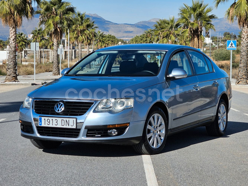 VOLKSWAGEN Passat 1.9 TDI Advance