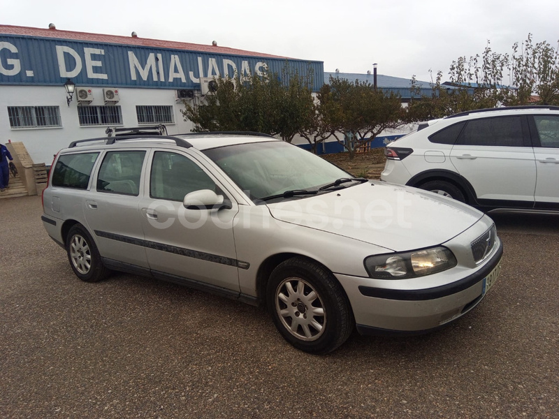 VOLVO V70 D5 Momentum