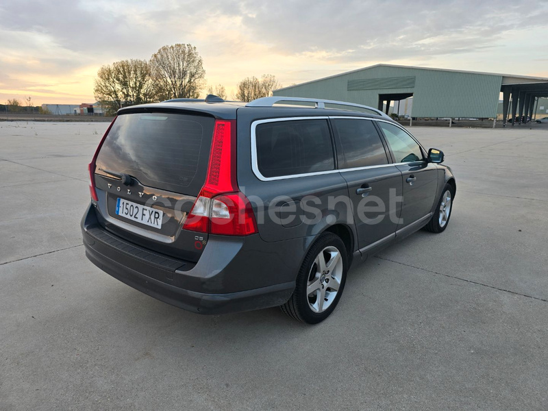 VOLVO V70 2.4D Kinetic Auto