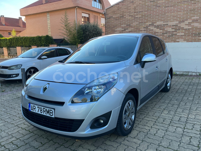 RENAULT Grand Scénic Dynamique dCi 110 7 plazas