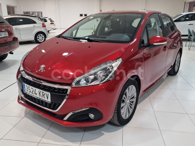 PEUGEOT 208 Signature 1.2L PureTech