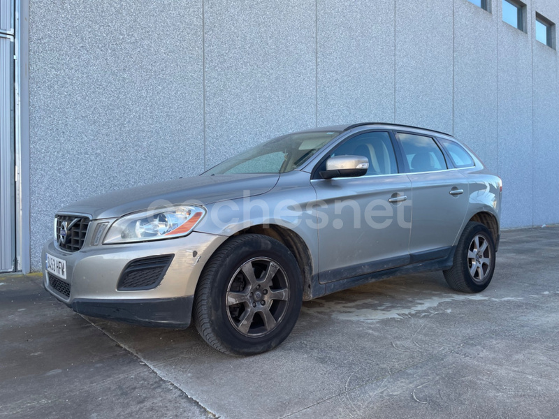 VOLVO XC60 2.4 D5 AWD Momentum