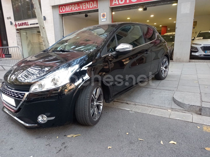 PEUGEOT 208 GTi