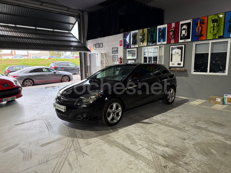 OPEL Astra GTC 1.6 16v Enjoy