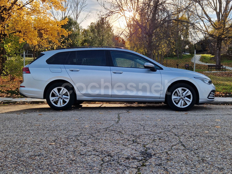 VOLKSWAGEN Golf Life 2.0 TDI Variant