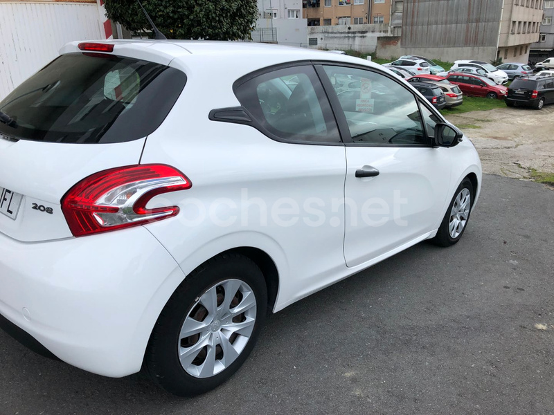 PEUGEOT 208 ACCESS 1.4 HDi 68