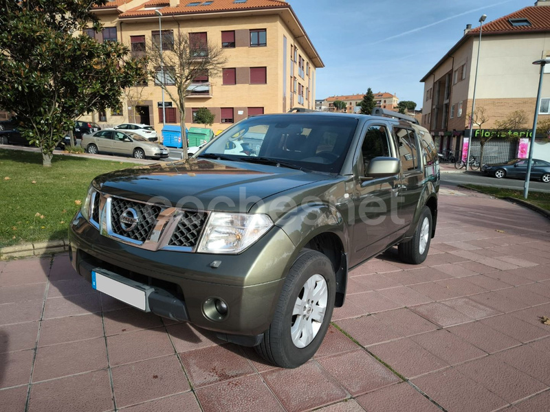 NISSAN Pathfinder 2.5 dCi SE Auto 7 plazas