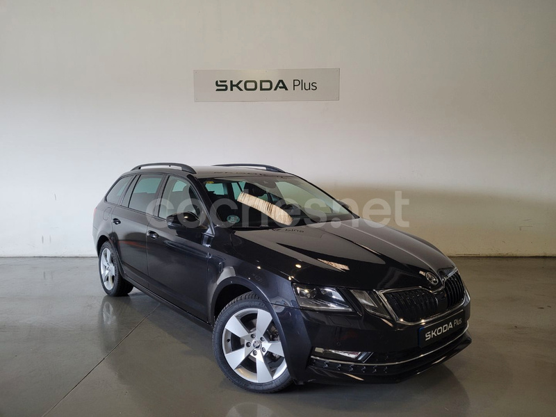 SKODA Octavia Combi 2.0 TDI DSG Style