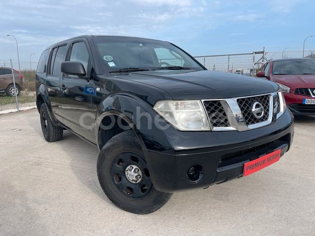 NISSAN Pathfinder 2.5 dCi LE 7 plazas