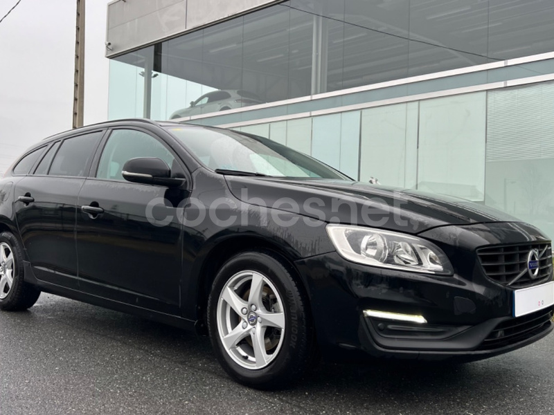 VOLVO V60 2.0 D2 Momentum