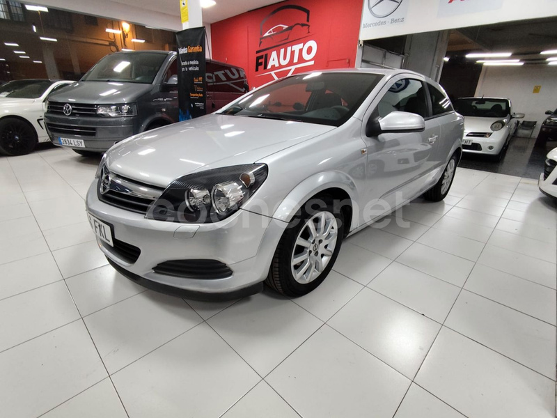 OPEL Astra GTC 1.6 16v Enjoy