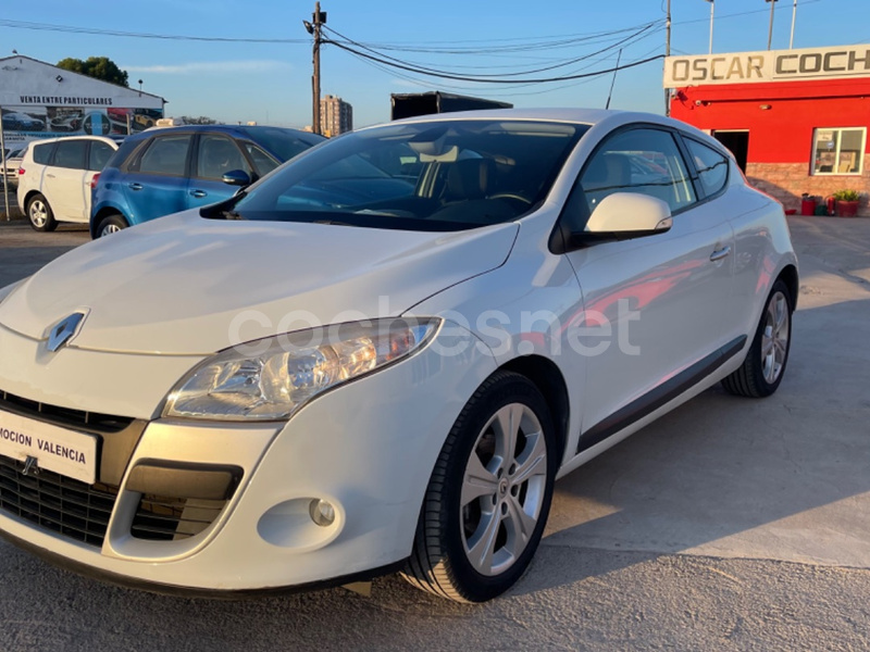 RENAULT Mégane Color Edition 1.6 16v 110