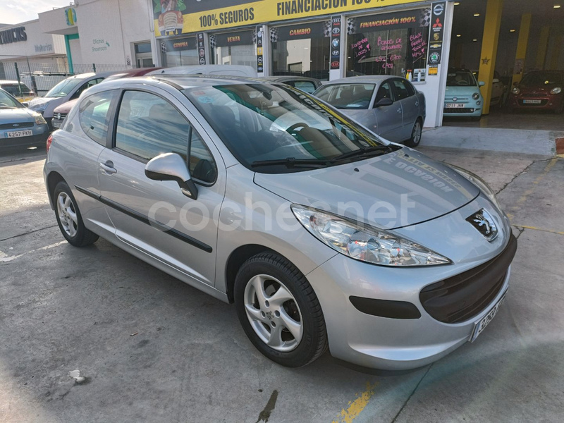 PEUGEOT 207 Urban 1.4 75