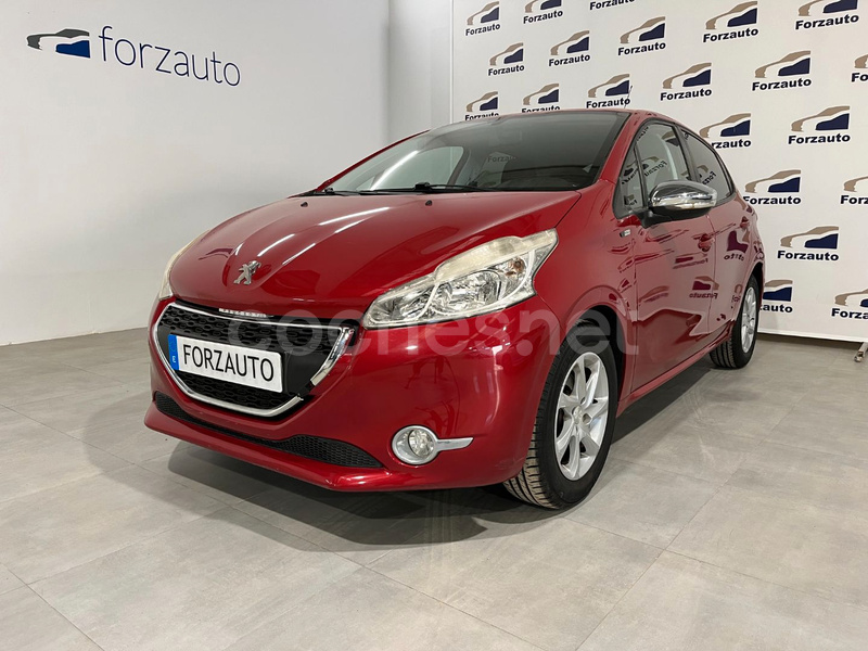 PEUGEOT 208 STYLE 1.2 VTi 82