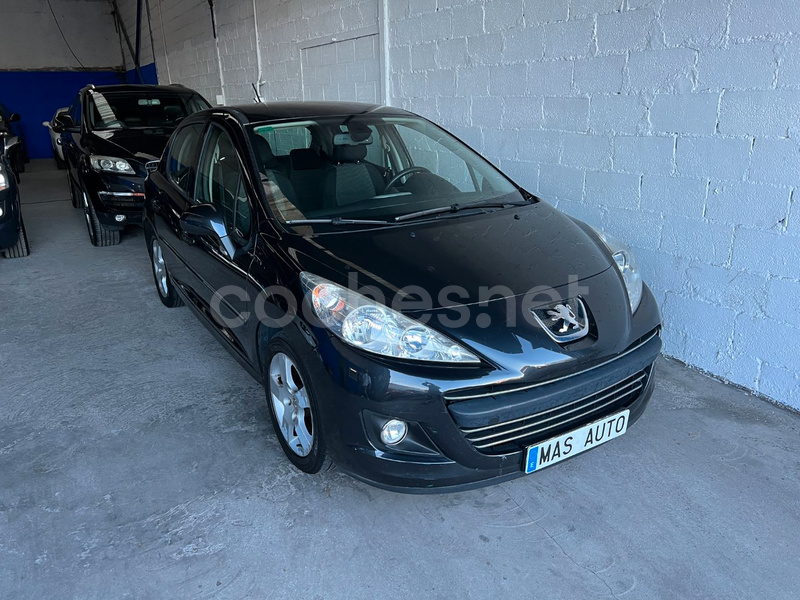 PEUGEOT 207 Confort 1.6 HDI 90