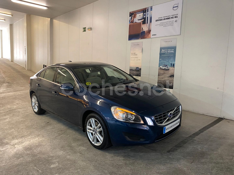 VOLVO S60 2.0 D4 Momentum