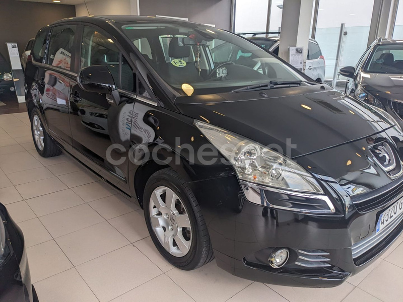 PEUGEOT 5008 Premium 1.6 HDI 112 FAP