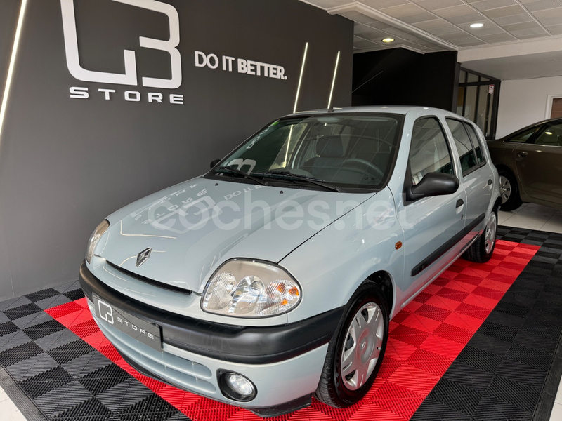 RENAULT Clio 1.6 SI