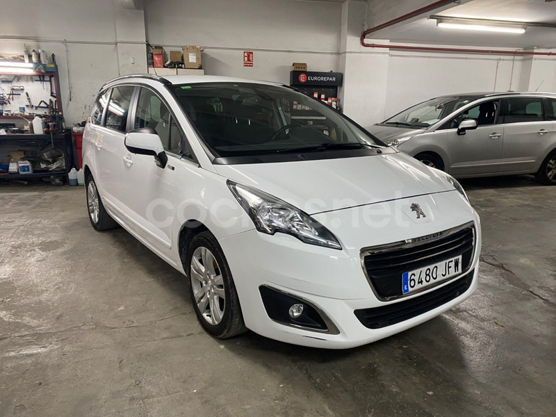 PEUGEOT 5008 Style 1.2 PureTech 130 SS