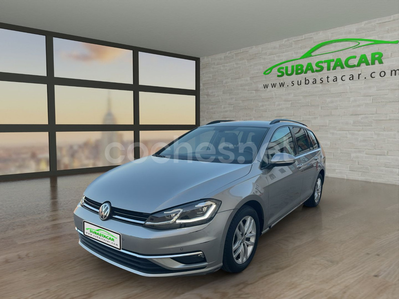 VOLKSWAGEN Golf Advance 2.0 TDI Variant