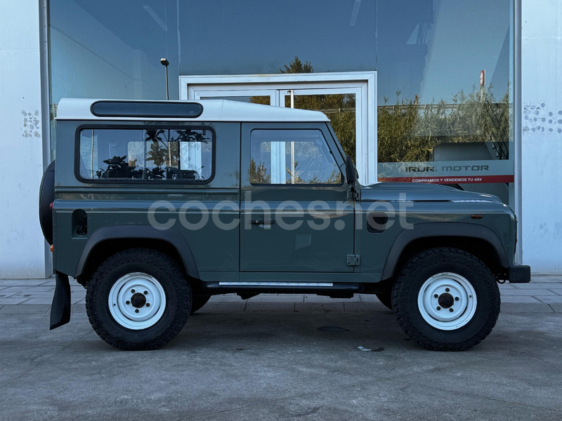 LAND-ROVER Defender 90 SW S