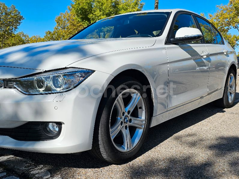 BMW Serie 3 318d Essential Edition