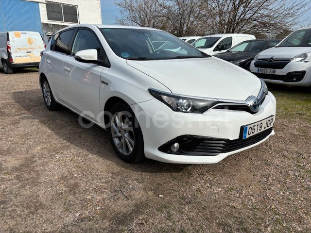 TOYOTA Auris Hybrid Active