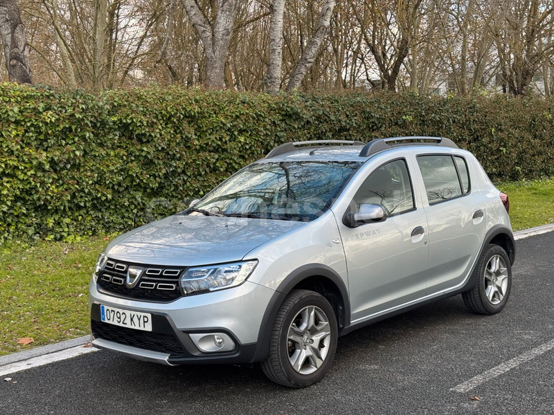 DACIA Sandero Stepway Essential Blue dCi