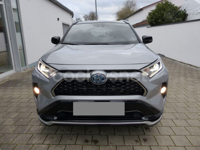 TOYOTA Rav4 2.5l 220H Luxury