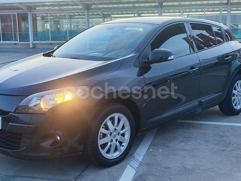 RENAULT Mégane Authentique 1.6 16v 110