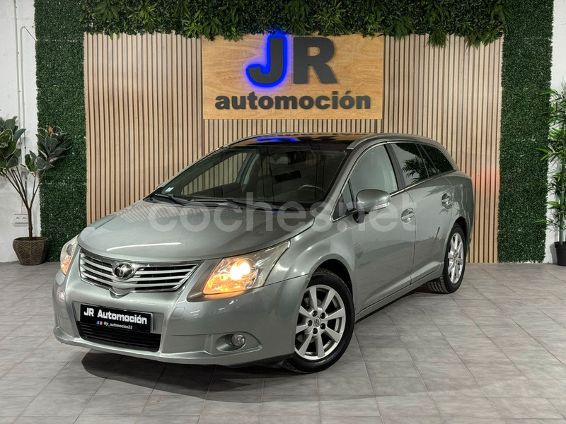 TOYOTA Avensis 2.0 D4D Active Cross Sport