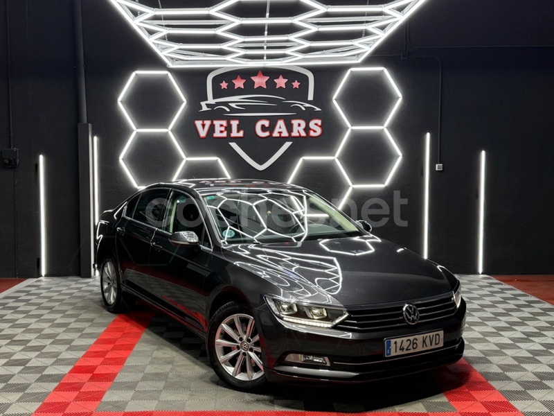 VOLKSWAGEN Passat Sport 2.0 TDI DSG