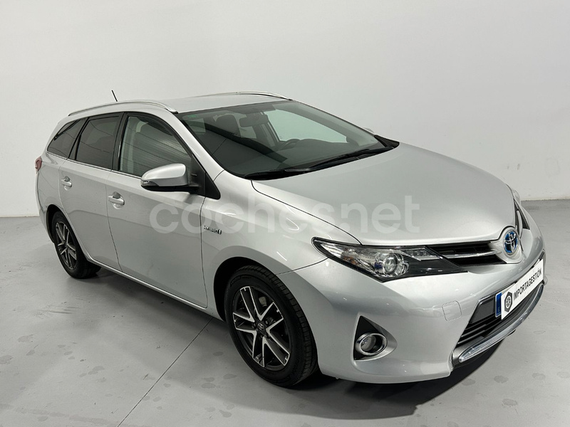 TOYOTA Auris Hybrid Feel Touring Sports