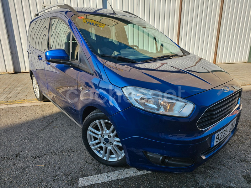 FORD Tourneo Courier 1.0 EcoBoost Titanium