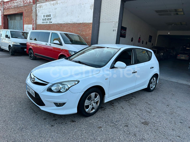 HYUNDAI i30 1.6 CRDi GLS FDU Comfort WGT 6v