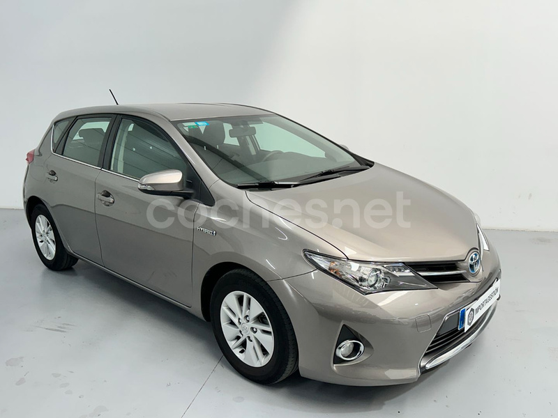 TOYOTA Auris Hybrid Active