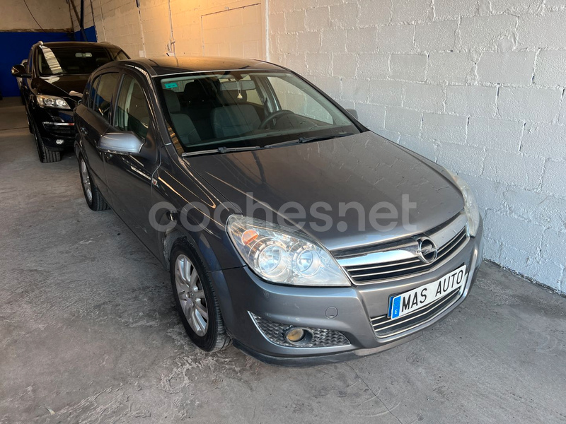 OPEL Astra 1.9 CDTi 120 CV Enjoy