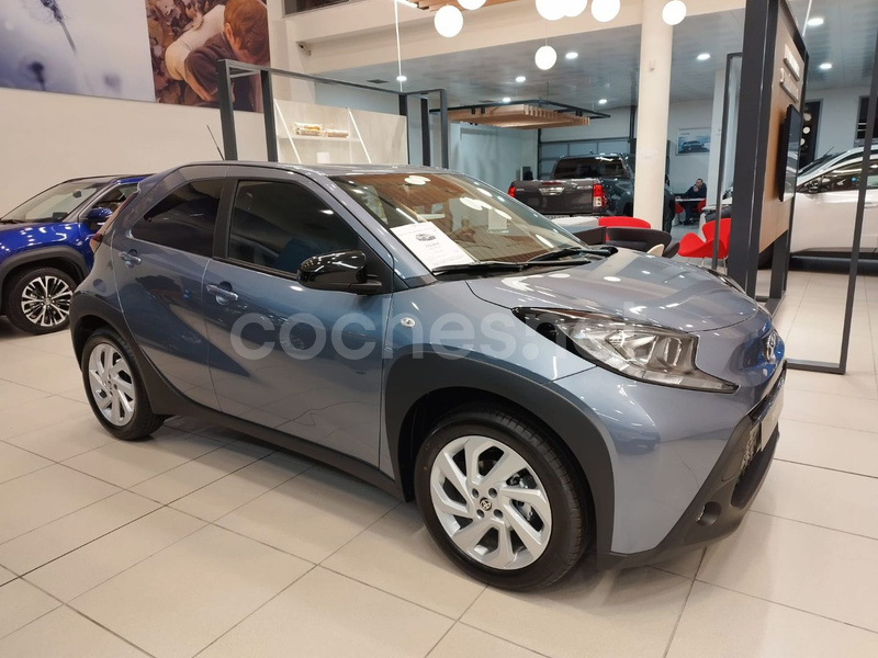 TOYOTA Aygo X Cross 1.0 VVTI Play