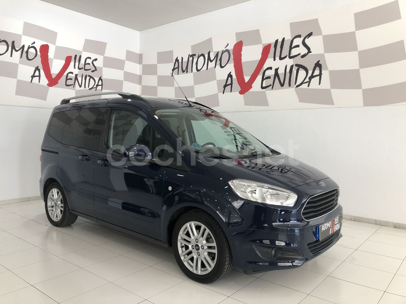 FORD Tourneo Courier 1.0 EcoBoost Titanium