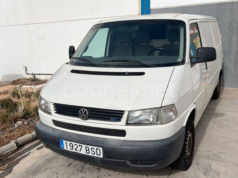 VOLKSWAGEN Transporter 2.5TDI corta red