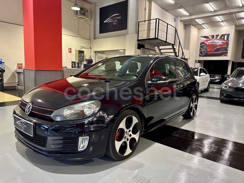 VOLKSWAGEN Golf 2.0 TSI GTI