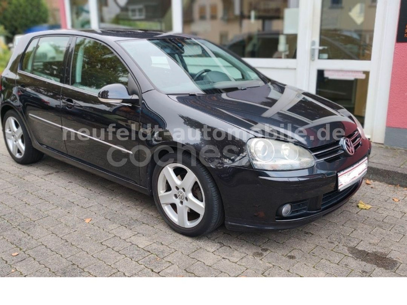 VOLKSWAGEN Golf 2.0 FSI Sportline