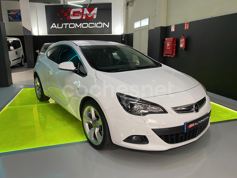 OPEL GTC 1.4 Turbo SS Sportive