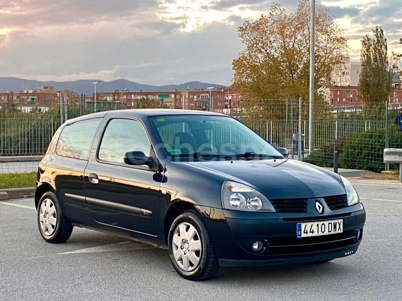 RENAULT Clio Confort Dynamique 1.2 16v